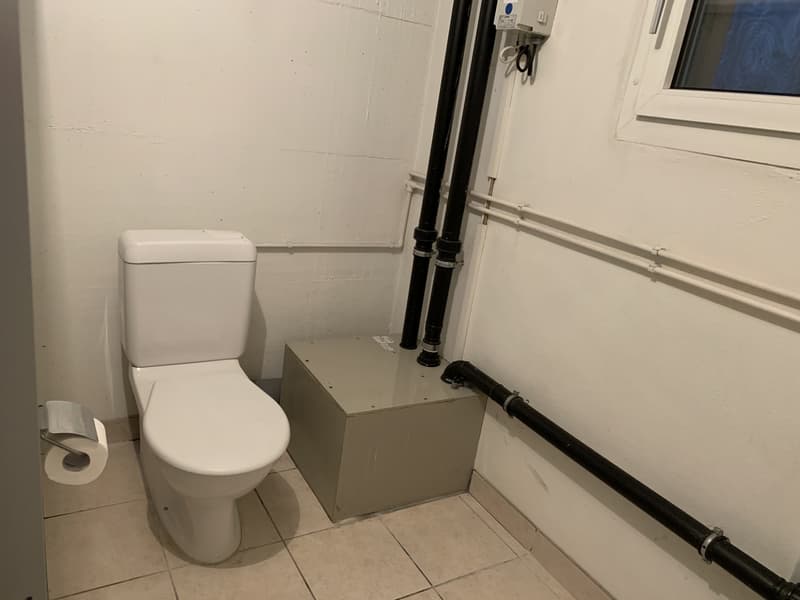 Büro von 27m2 zur Miete in der Nähe des Marktplatzes in La Chaux-de-Fonds (7)