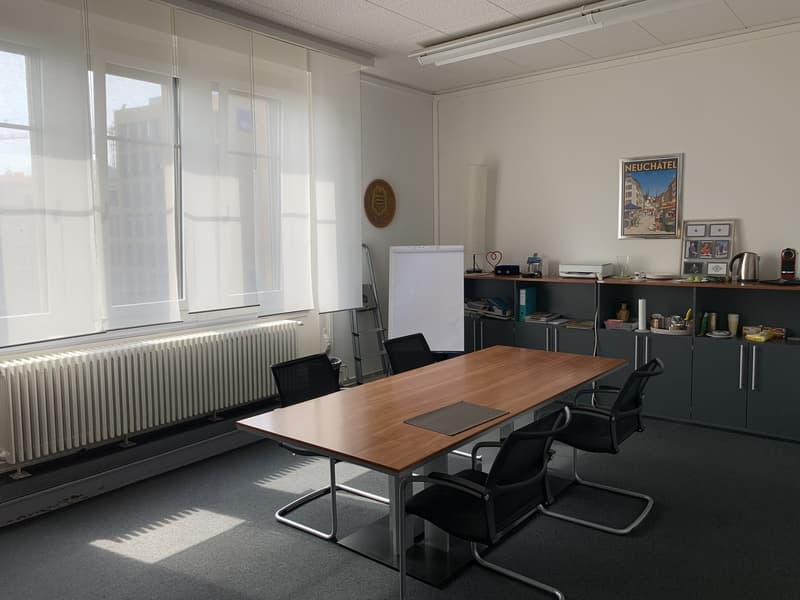 Ufficio luminoso di 73 m² nel centro città di Neuchâtel - Ideale per attività amministrativa (2)