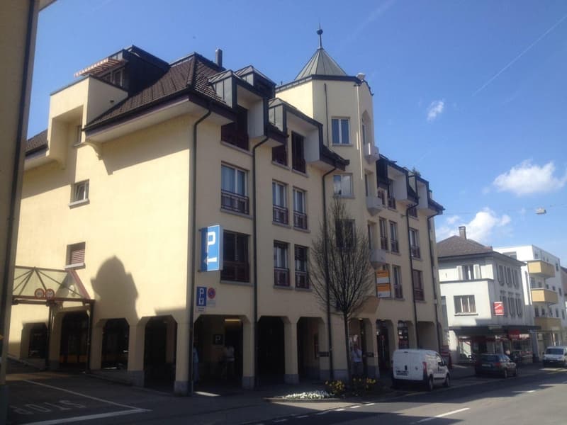 Vetrina presso l'ufficio postale di Hochdorf (1)