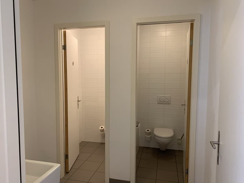 La Tour-de-Peilz, im Gebäude mit der Post - Büros im Erdgeschoss (5)