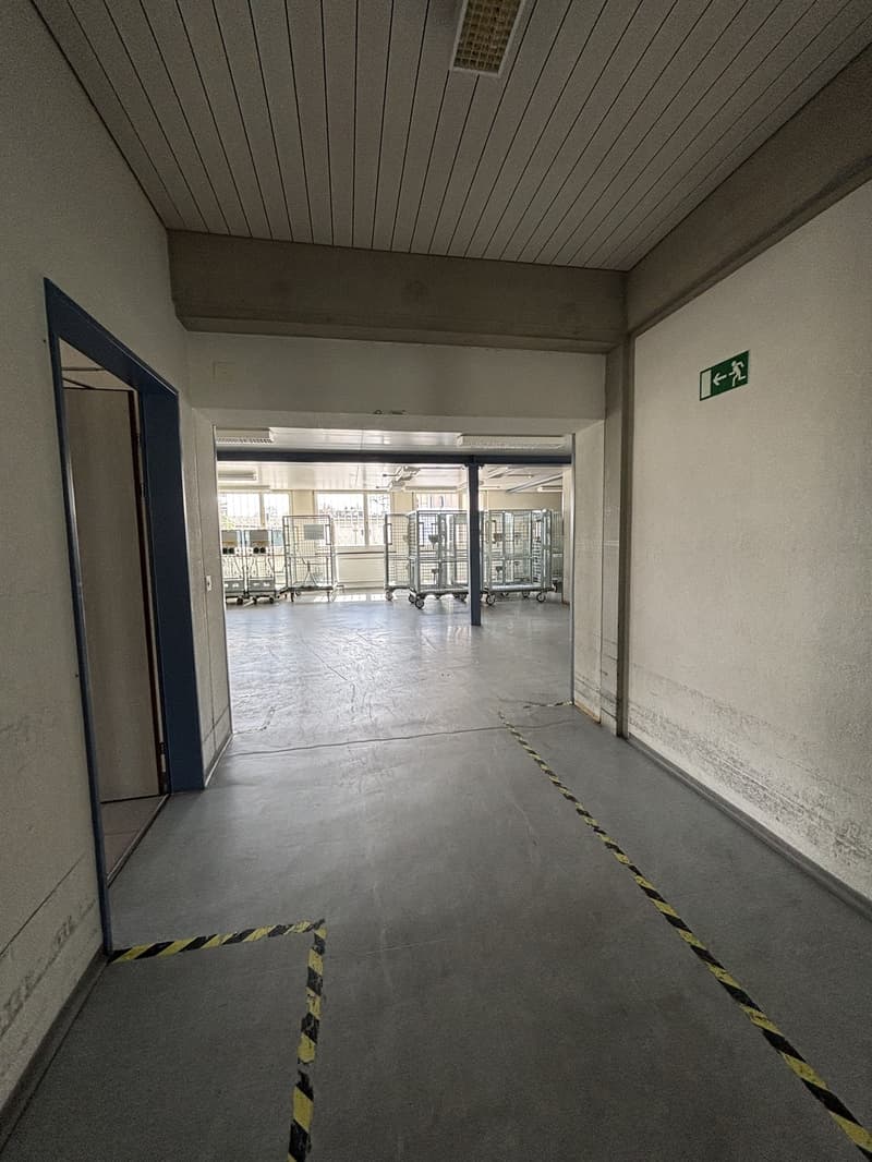 Attractive commercial space with versatile usage options in Kriegstetten (11)