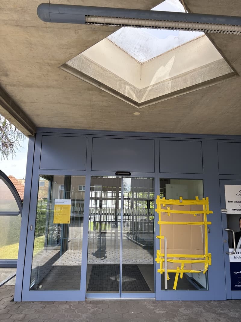 Attractive commercial space with versatile usage options in Kriegstetten (5)