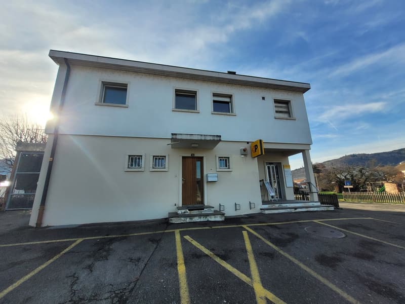 Appartement spacieux de 4 pièces au 1er étage à louer à Glovelier, idéalement situé (1)