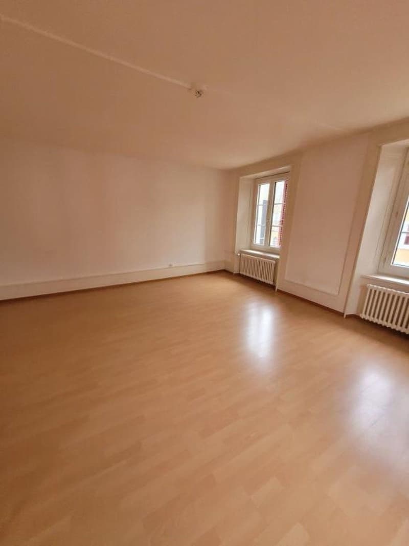 Appartamento di 3 locali al 2° piano in affitto a Fleurier, situato in posizione ideale (8)