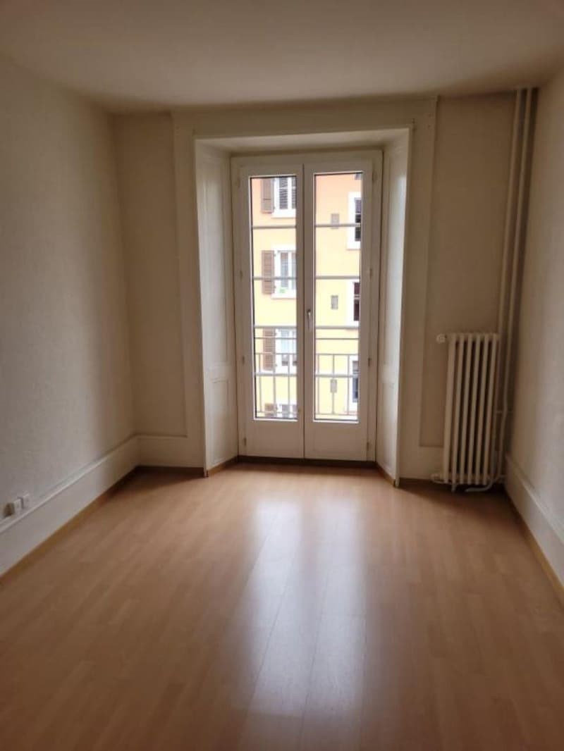 Appartamento di 3 locali al 2° piano in affitto a Fleurier, situato in posizione ideale (6)