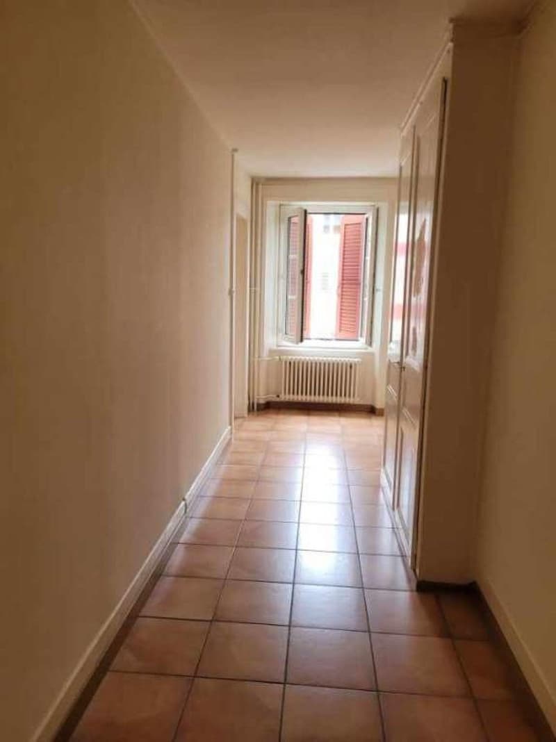 Appartamento di 3 locali al 2° piano in affitto a Fleurier, situato in posizione ideale (10)