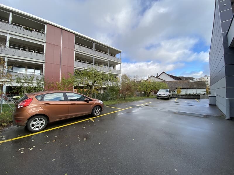 Parcheggio centrale a Thayngen in affitto (2)
