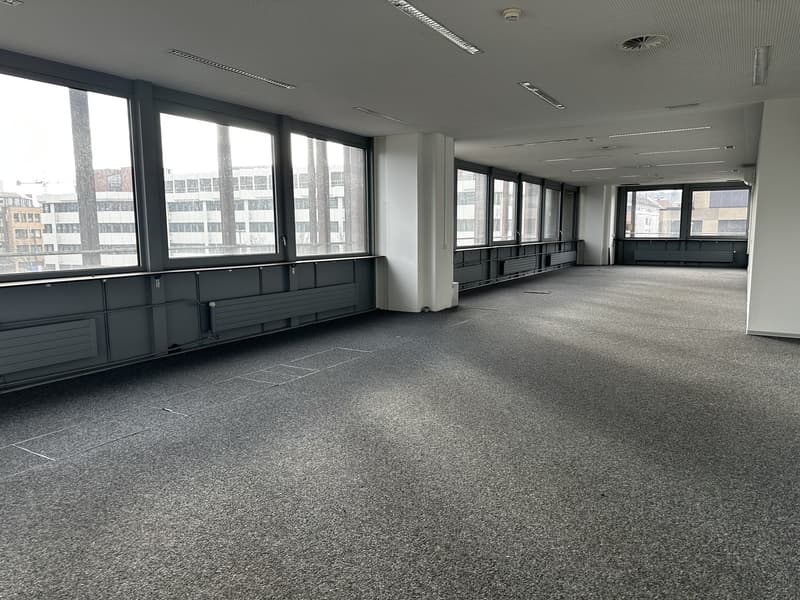 Practical office space directly at Basel SBB train station (3)