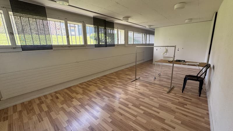 Attractive commercial space on the ground floor with storage in the basement (9)