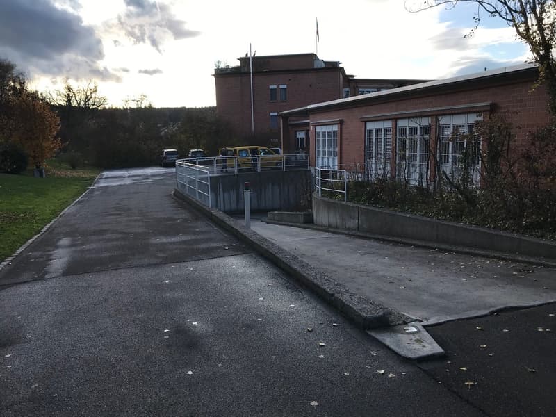 Rez-de-chaussée : espace commercial/bureaux D, environ 18 m2 (6)
