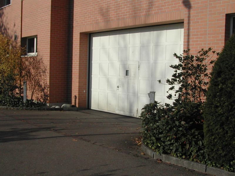 Parking space directly at the train station (3)