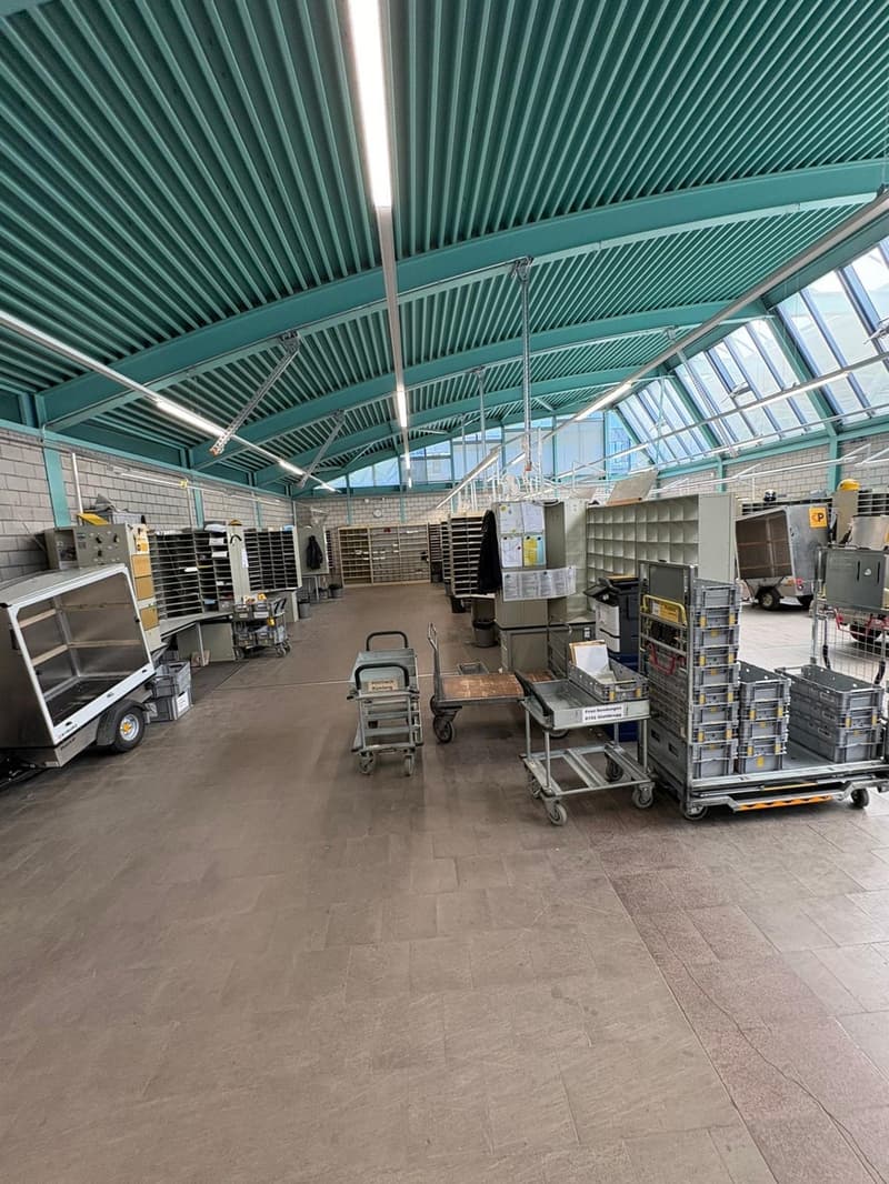 Espace commercial/entrepôt attractif à Glattbrugg avec des connections de trafic optimales (8)