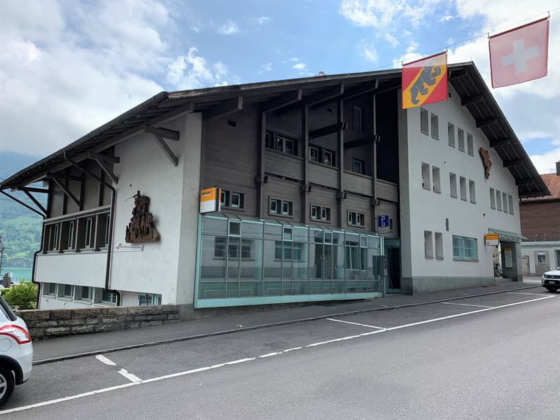 Beste Lage: Top Geschäftslokal in Brienz (2)
