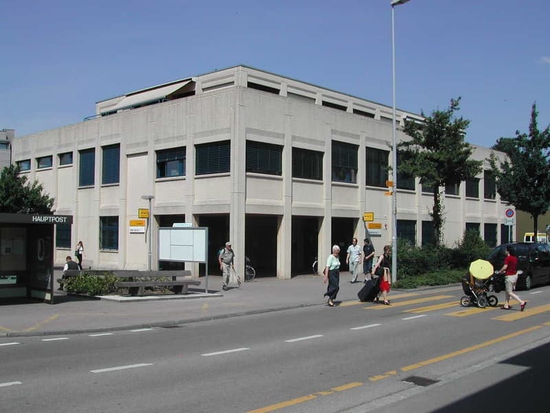 Parken direkt beim Bahnhof Wil SG! (2)