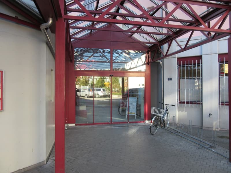 Gelegenheit: Praxis/Büroraum 22 m2 mitten im Zentrum (9)