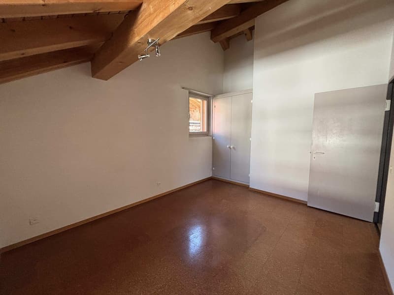 3.5-Zimmer-Dachwohnung in Disentis - befristet zu vermieten (6)