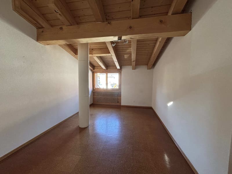 3.5-Zimmer-Dachwohnung in Disentis - befristet zu vermieten (5)