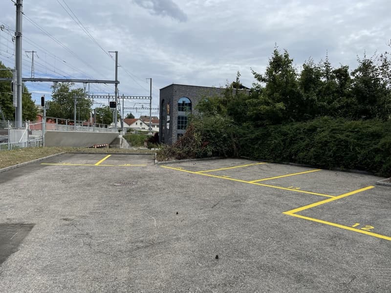 Parkplatz direkt beim Bahnhof Wil SG! (6)