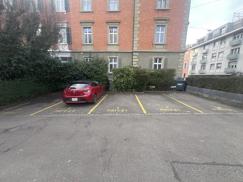 Parkplatz Nr. 5 zu vermieten (2)