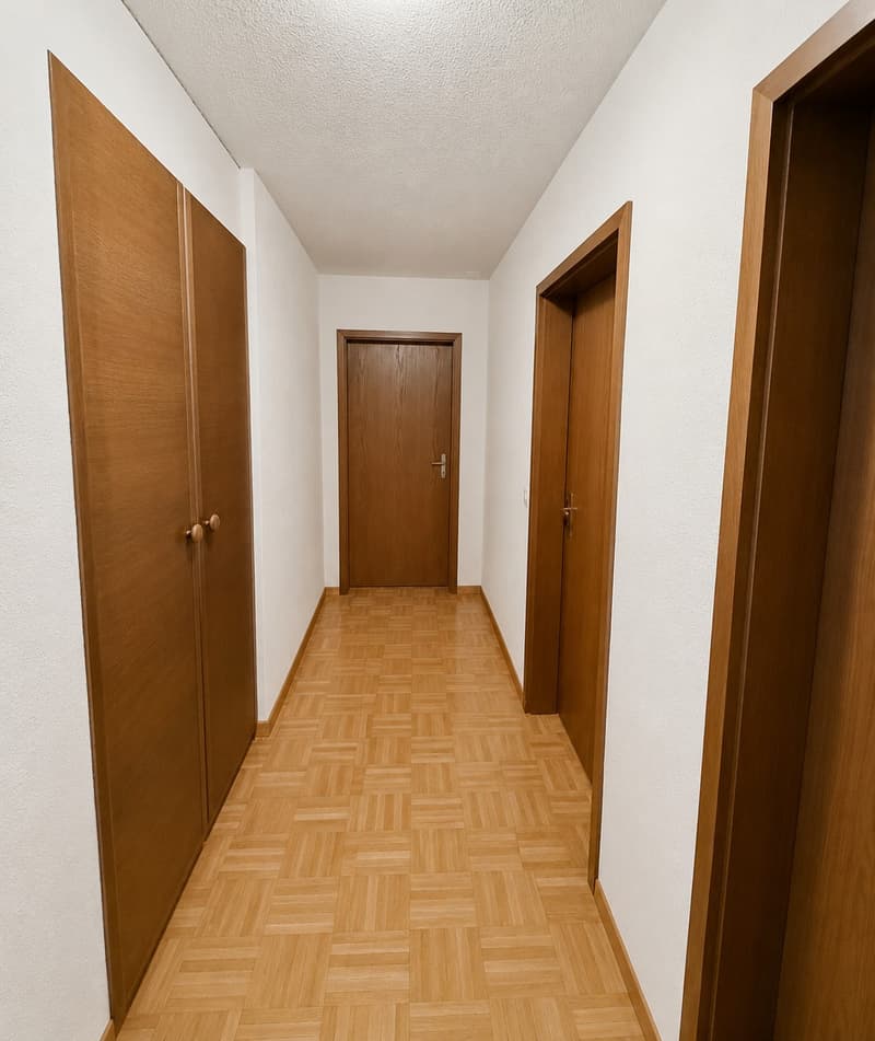 Grosszügige 5.5-Zimmerwohnung mit Cheminée und grossem Südbalkon (12)