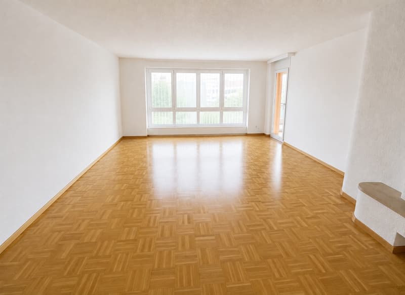 Grosszügige 5.5-Zimmerwohnung mit Cheminée und grossem Südbalkon (1)