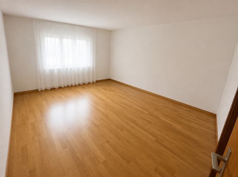 Grosszügige 5.5-Zimmerwohnung mit Cheminée und grossem Südbalkon (3)