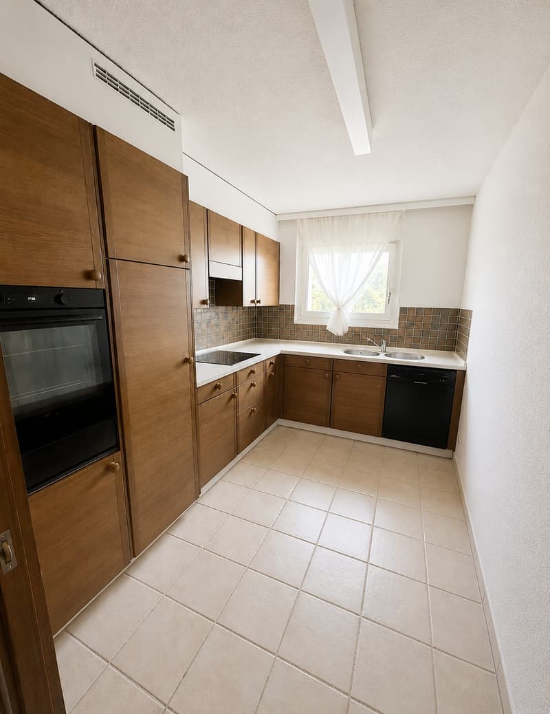 Grosszügige 5.5-Zimmerwohnung mit Cheminée und grossem Südbalkon (13)