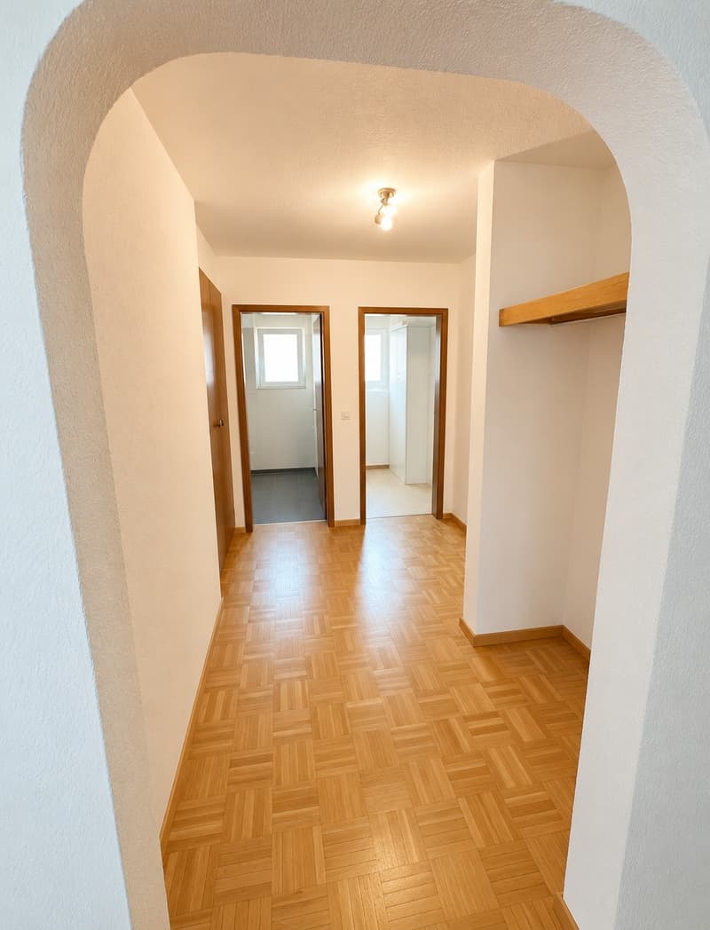 Grosszügige 5.5-Zimmerwohnung mit Cheminée und grossem Südbalkon (9)