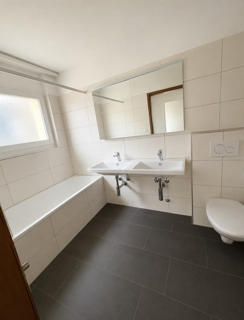 Grosszügige 5.5-Zimmerwohnung mit Cheminée und grossem Südbalkon (6)