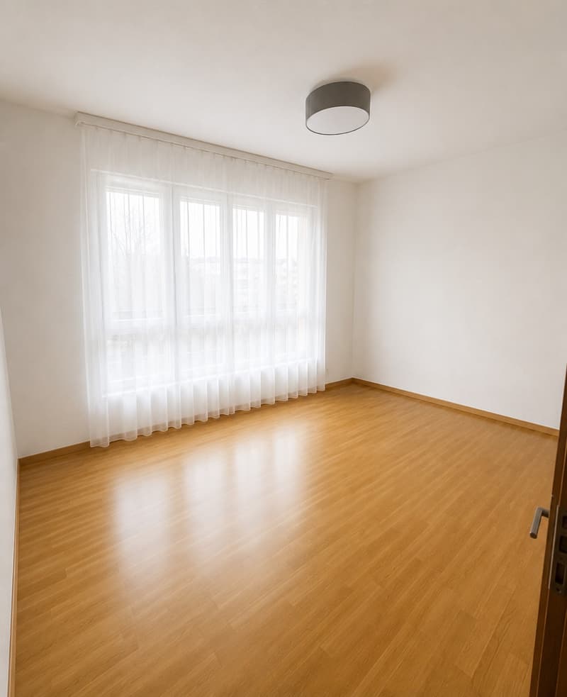 Grosszügige 5.5-Zimmerwohnung mit Cheminée und grossem Südbalkon (2)