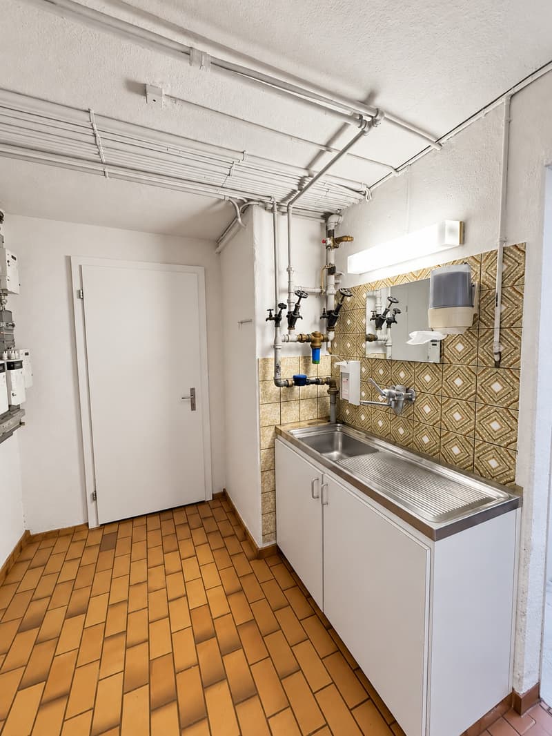 Charmante Ladenfläche mit Tradition und Potenzial in Oberrieden (11)