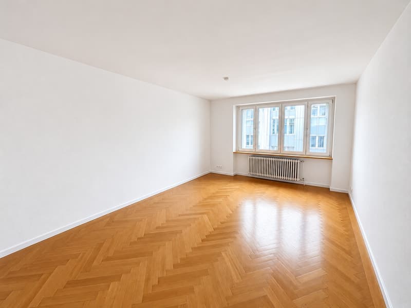 Grosszügige 5-Zimmer-Wohnung an zentraler Lage in Zürich (8)
