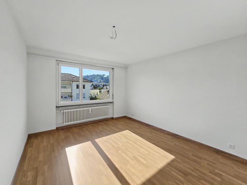 Appartamento luminoso di 3 locali con balcone (5)