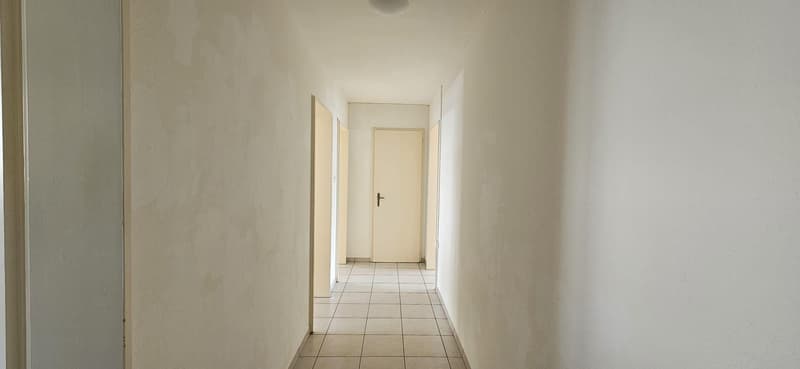 3-Bedroom Apartment with Balcony (5)