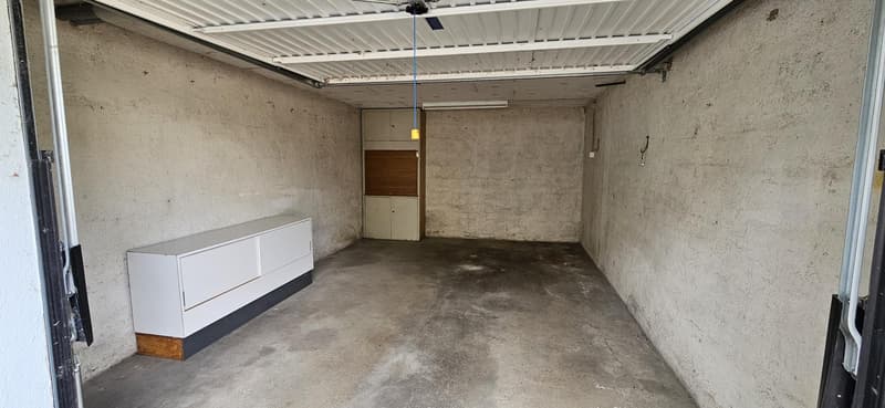 Garage box in prime location in Muttenz (2)