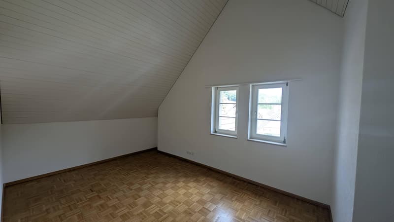 5.5-Zimmer-Maisonettewohnung mit Loggia im Herzen von Giebenach (9)