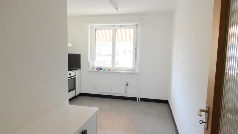 Helle 3.5-Zimmer-Wohnung mit Balkon und praktischem Reduit in Basel (4)