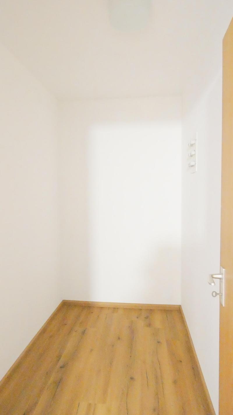 Helle 3.5-Zimmer-Wohnung mit Balkon und praktischem Reduit in Basel (9)