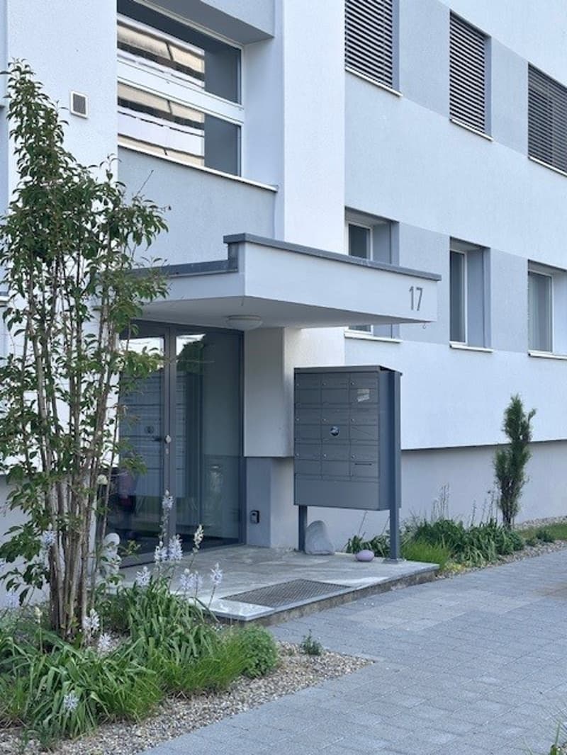 Appartamento di 3 camere in una zona tranquilla (1)