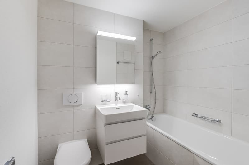 Appartamento moderno con due posti a sedere (9)