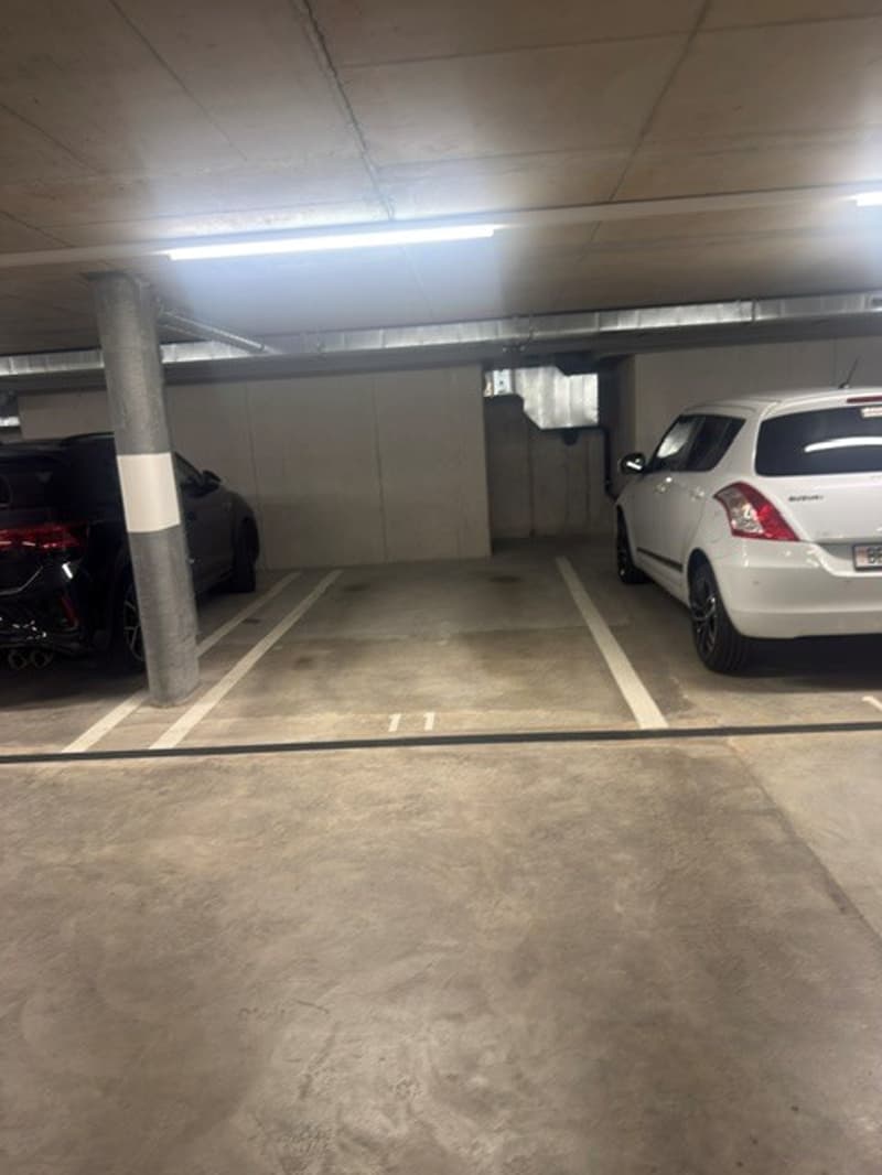 Einstellhallenplätze zu vermieten (2)