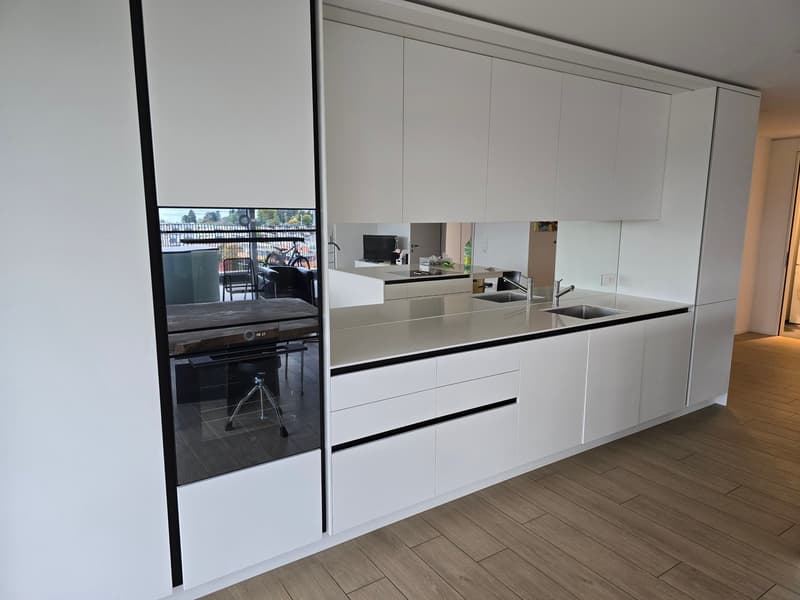 Large 3.5 room apartment in the trendy Papierie area with beautiful views (2)