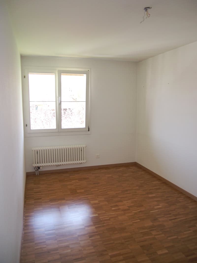 Charmante 3.5-Zimmer-Wohnung mit Balkon in Bonstetten – ab Oktober 2026 verfügbar (3)