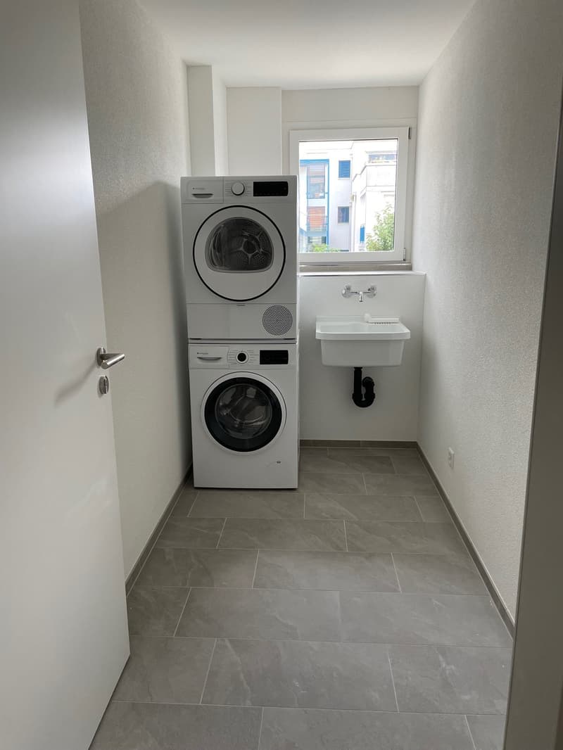 top-moderne 2 1/2-Zimmerwohnung mit Gartensitzplatz! (5)