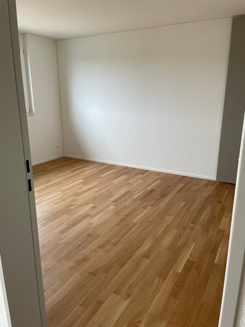 top-moderne 2 1/2-Zimmerwohnung mit Gartensitzplatz! (4)