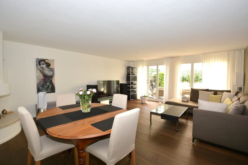 Wohnen wie im Einfamilienhaus – Moderne Maisonette-Wohnung mit grosszügigem Aussenbereich (1)
