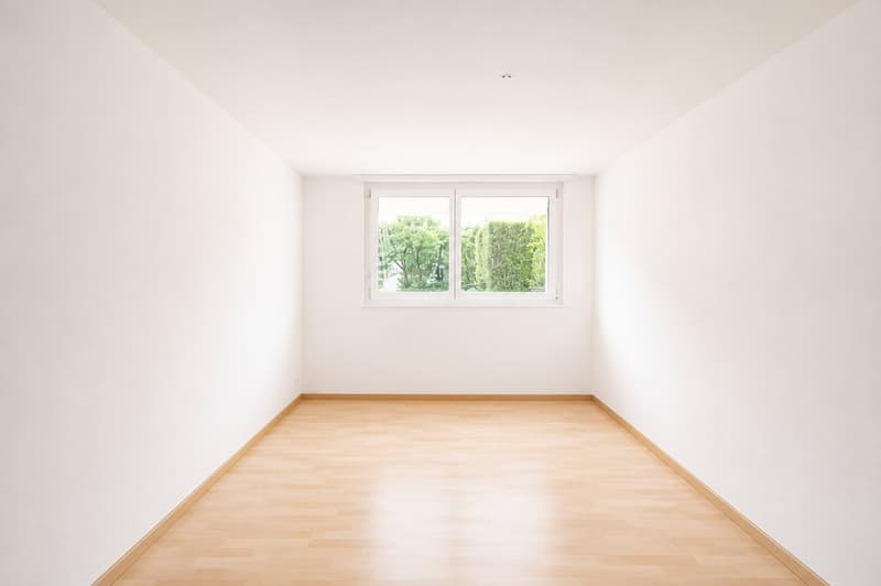 Geräumige 4.5-Zimmer-Wohnung mit Wintergarten in Bottmingen (5)
