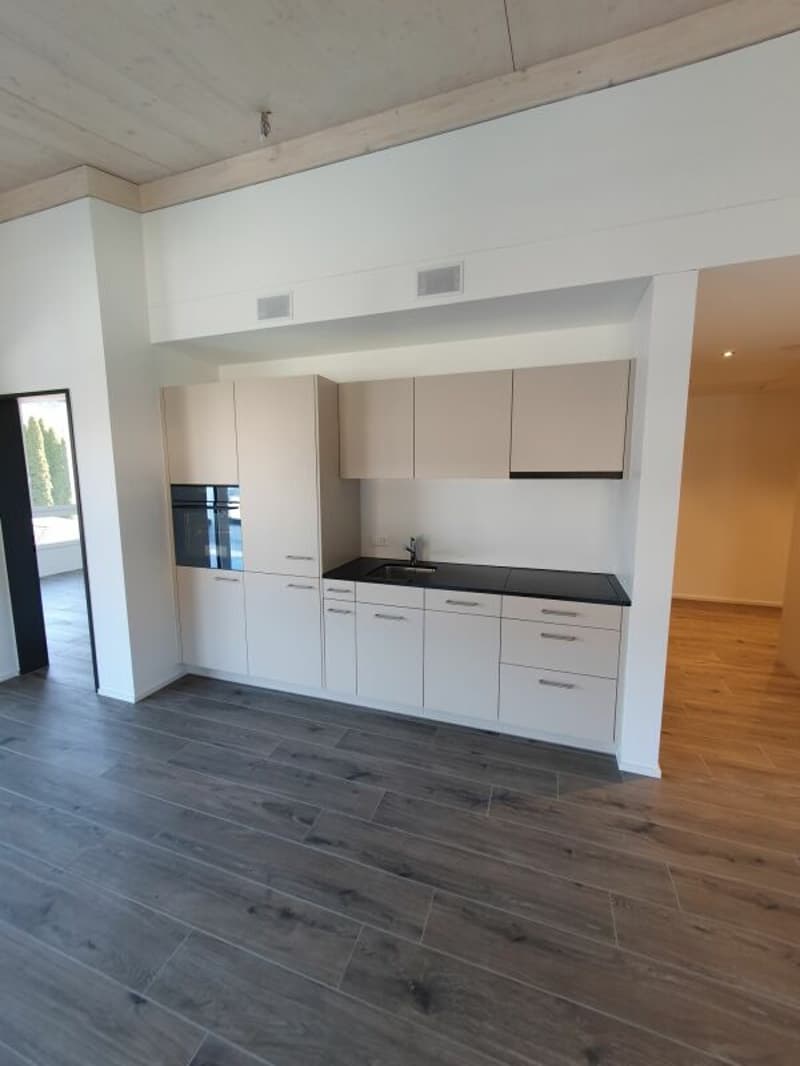Sale: 2.5-room owner-occupied apartment on the top floor (6)