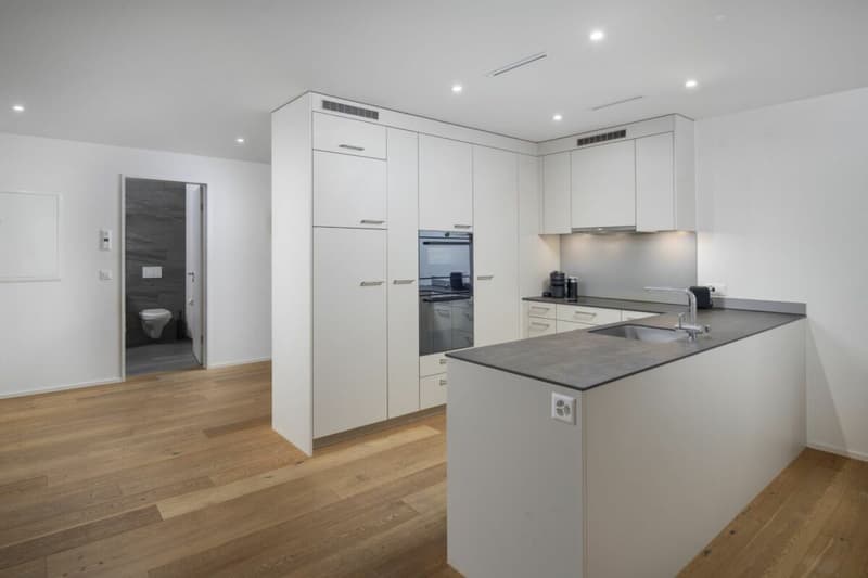 Helle, neuwertige Wohnung an zentraler Lage inklusive Einstellplatz in TG (3)