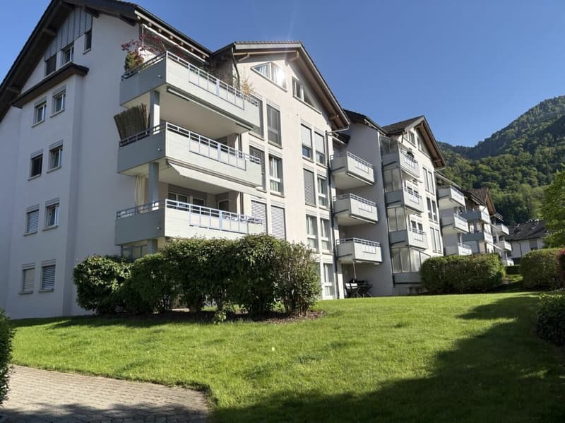 Appartement attractif de 2,5 pièces dans un quartier résidentiel bien entretenu (1)